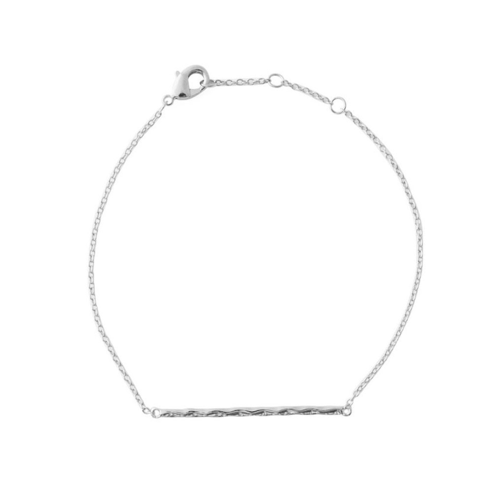 Honeycat Hammered Classic Bar Bracelet in Silver